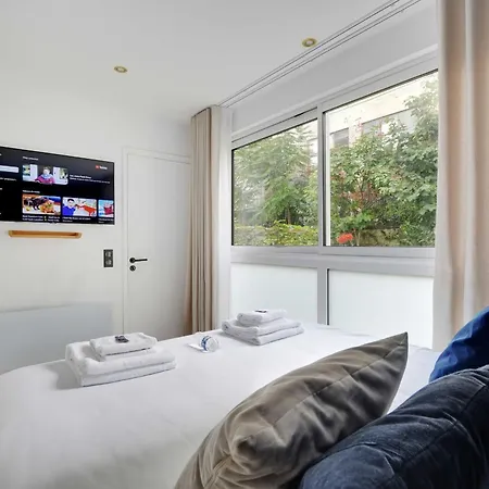 Incroyable - 3br-8p - Pl De La Nation Apartment *